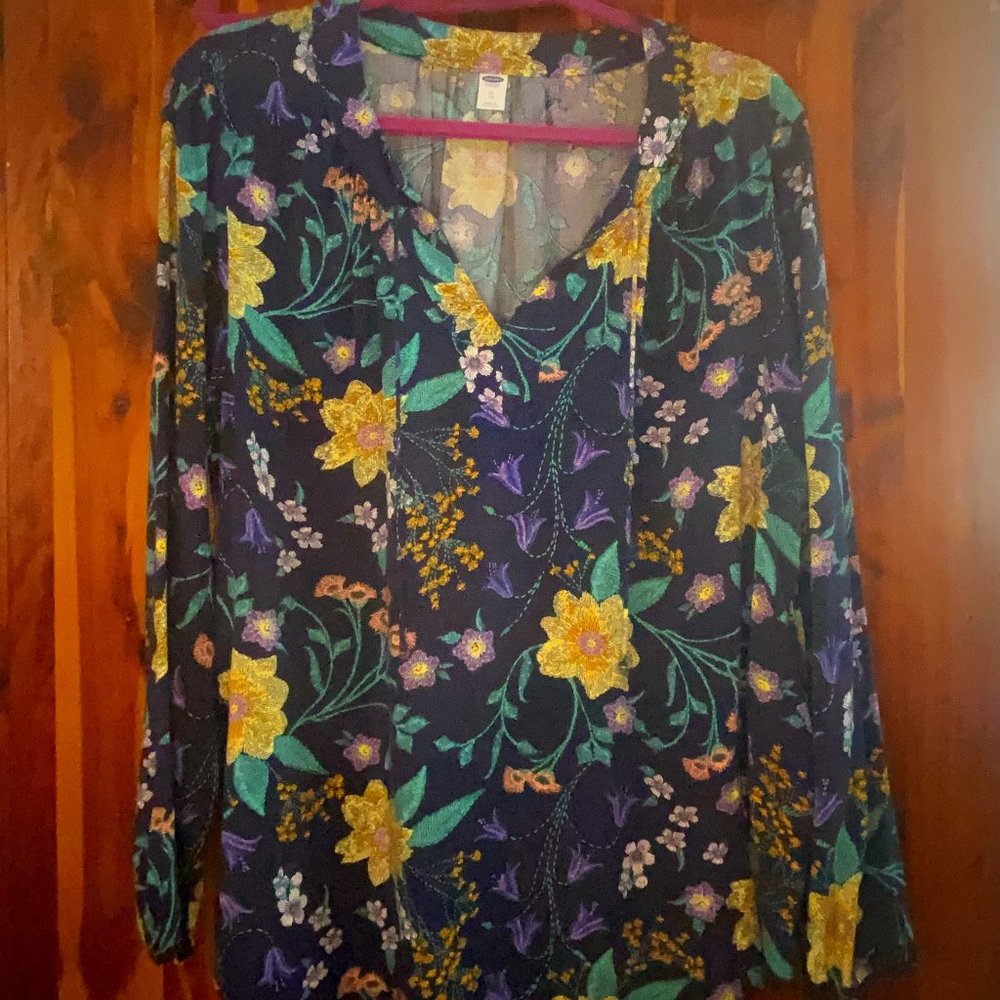 Cute Old Navy Top XL